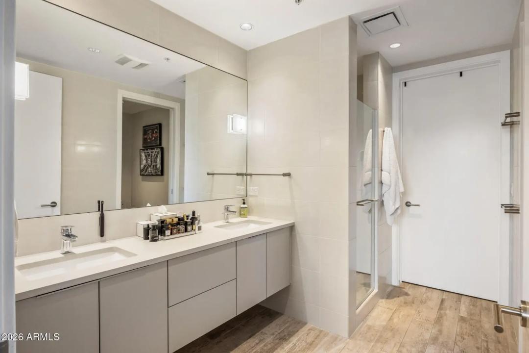 Real Estate Picture 20