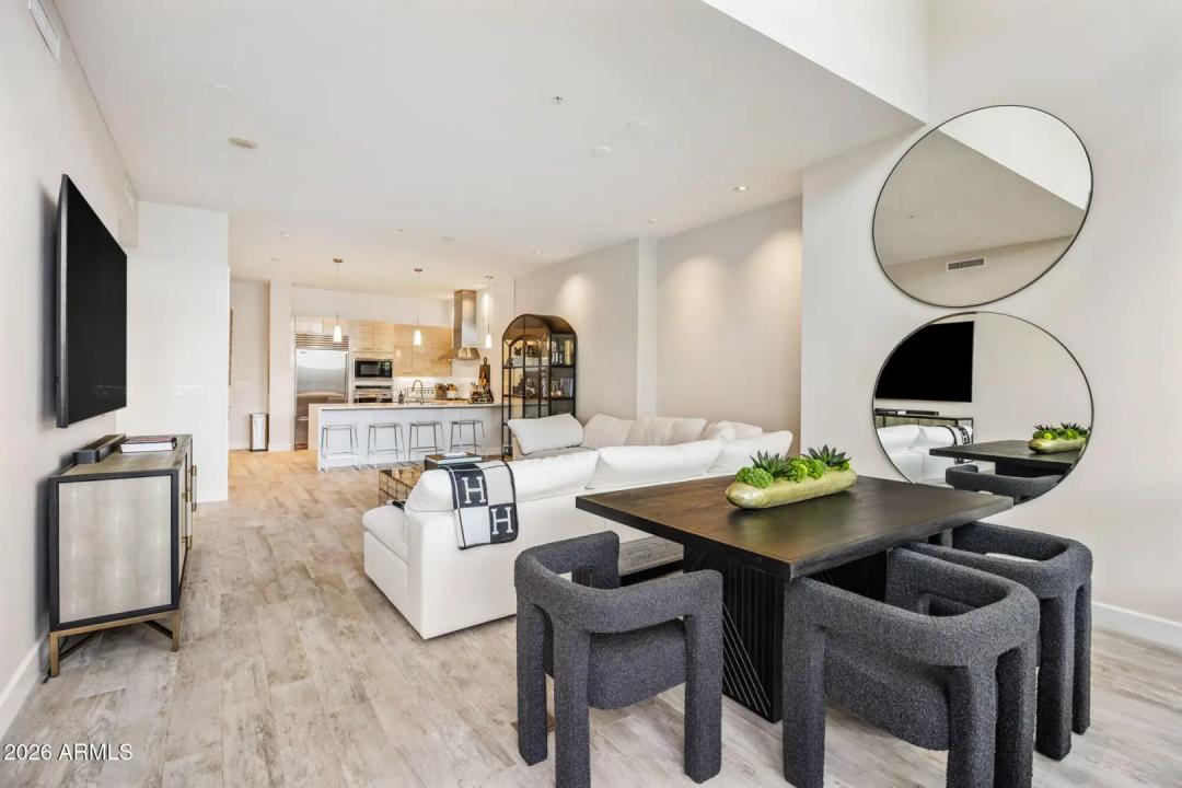 Real Estate Picture 8