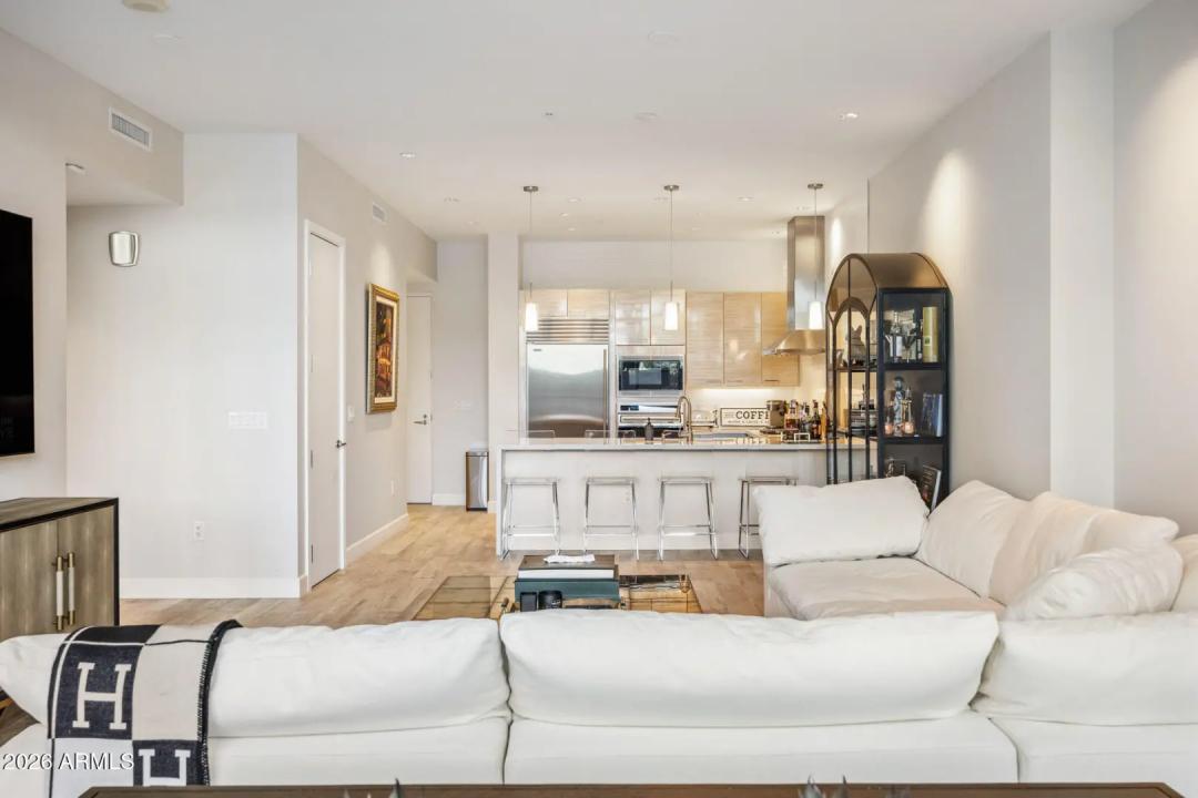 Real Estate Picture 16