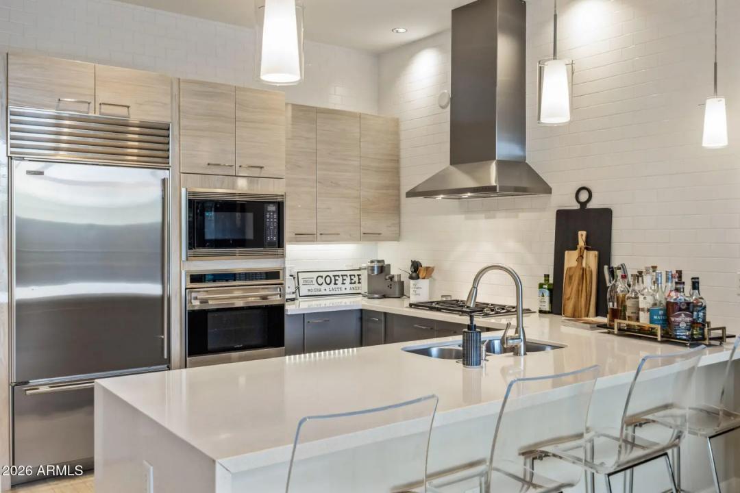 Real Estate Picture 10