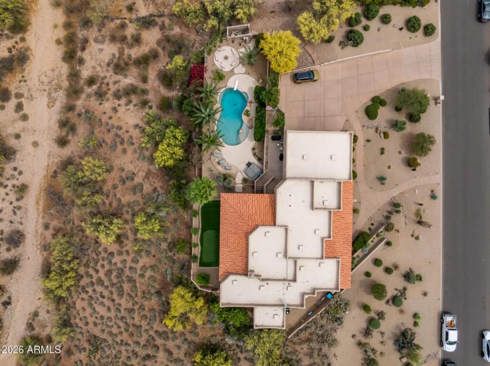 Real Estate Picture 8
