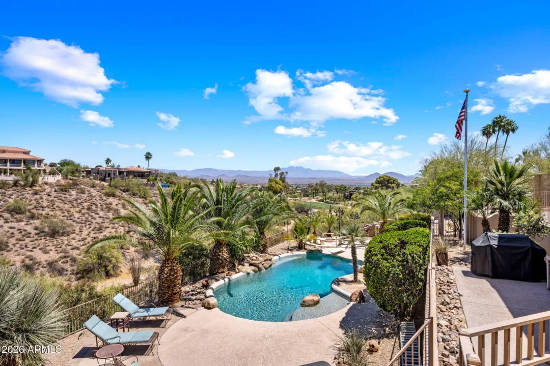 Real Estate Picture 5
