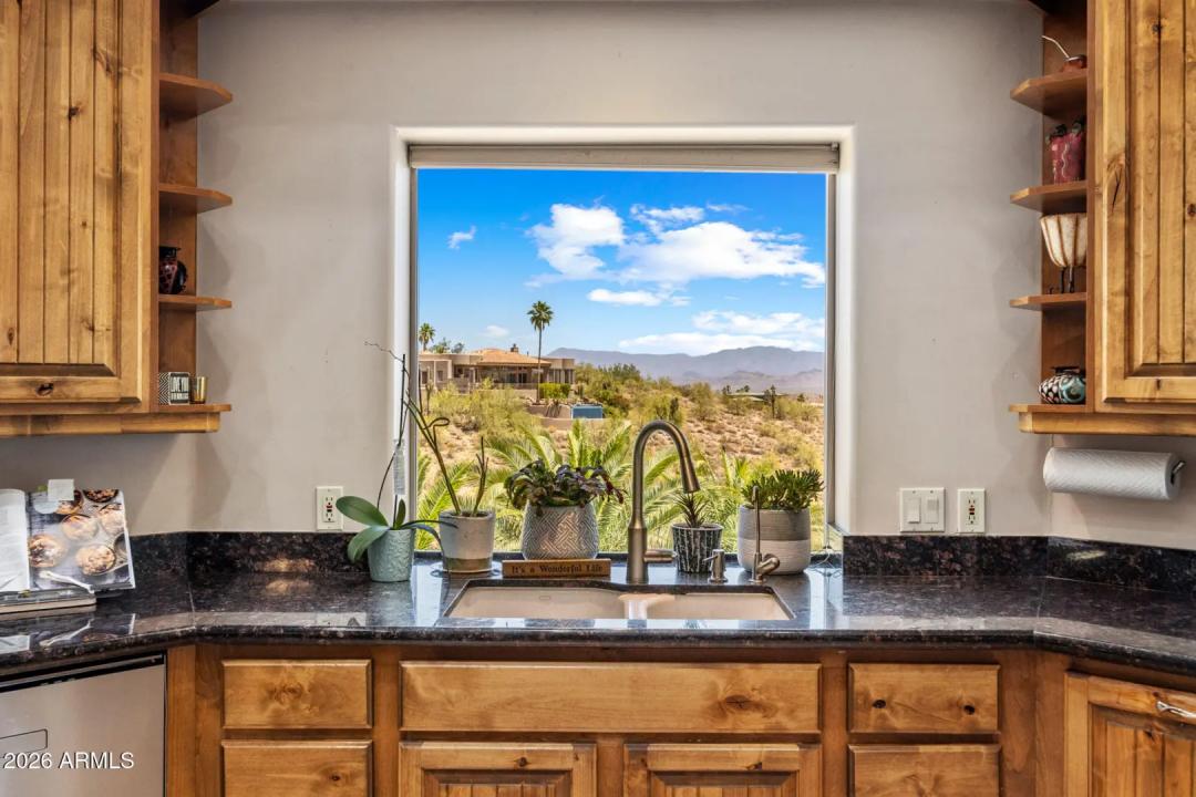 Real Estate Picture 3