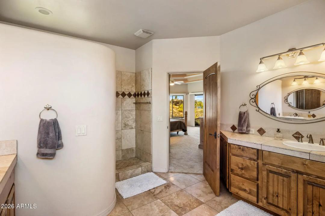 Real Estate Picture 22