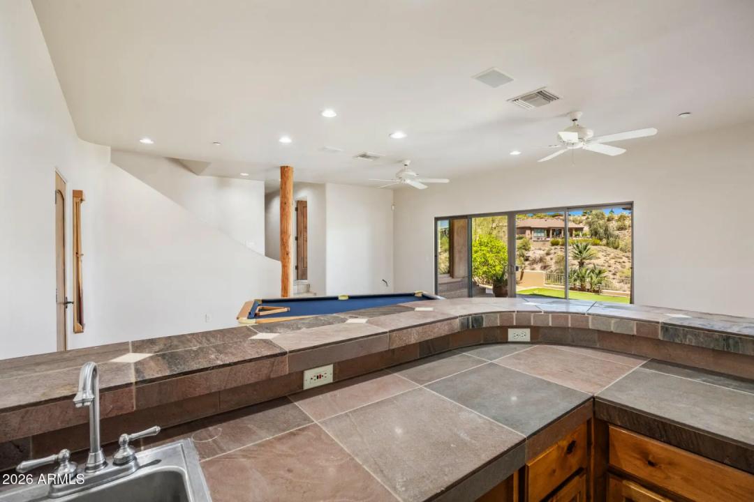 Real Estate Picture 30