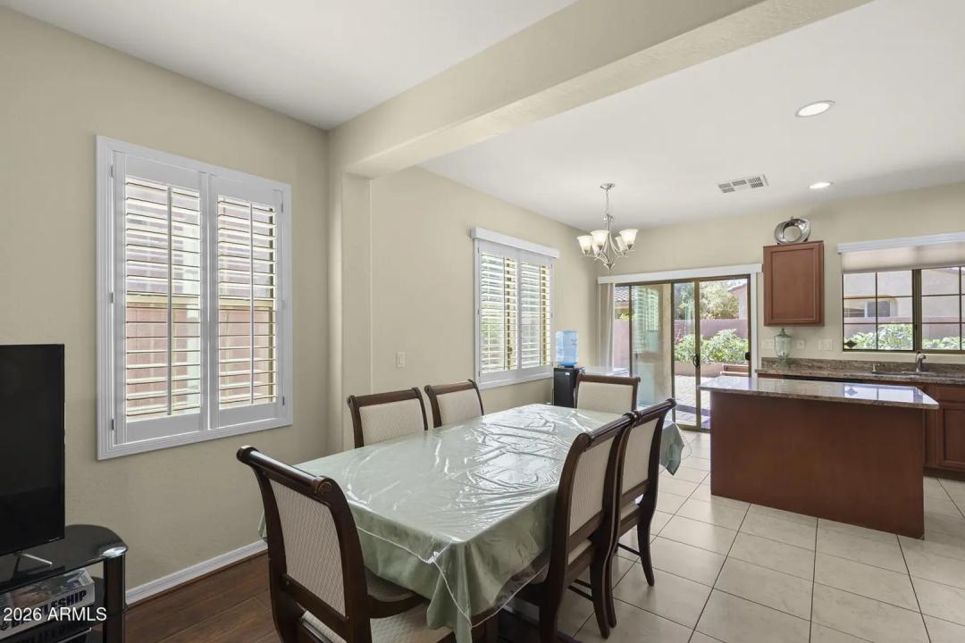 Real Estate Picture 5