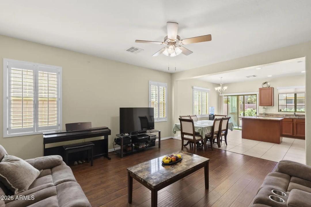 Real Estate Picture 3