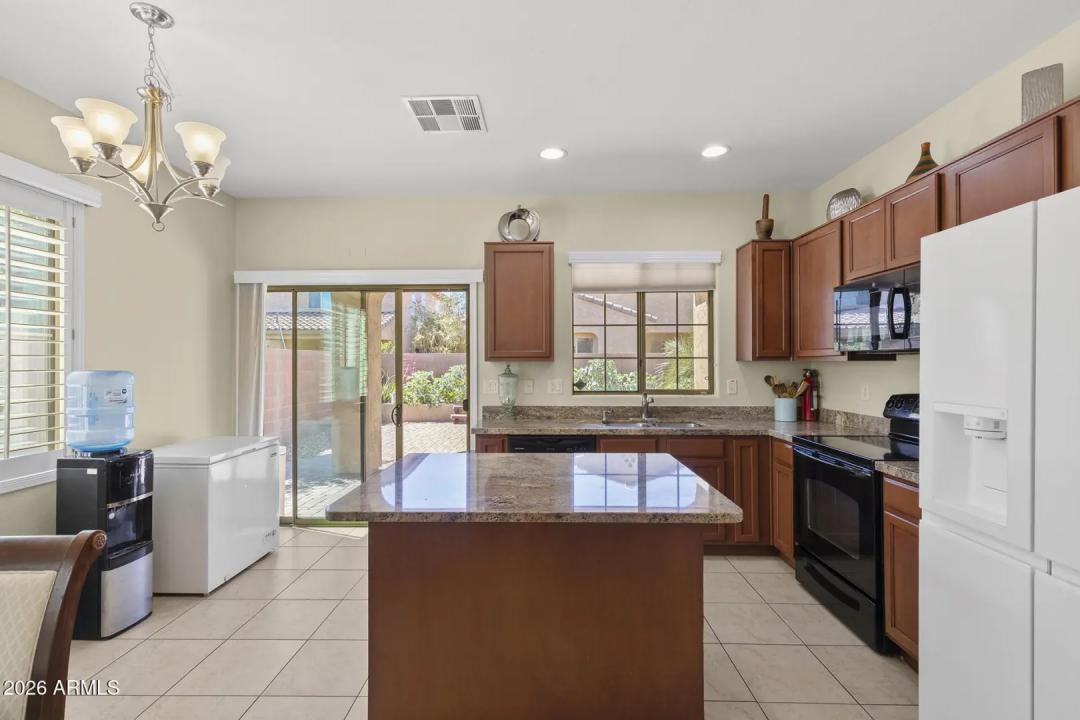 Real Estate Picture 9
