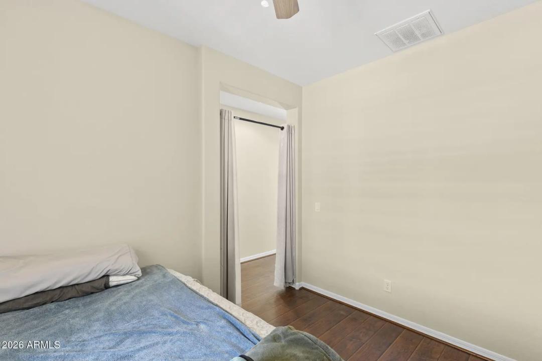 Real Estate Picture 10