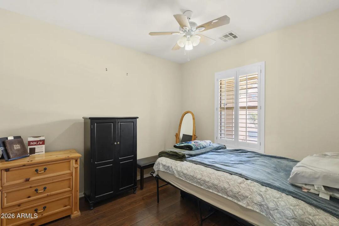 Real Estate Picture 11