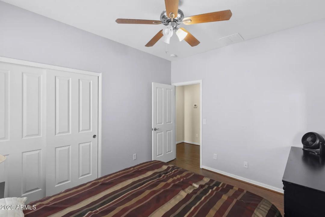 Real Estate Picture 14