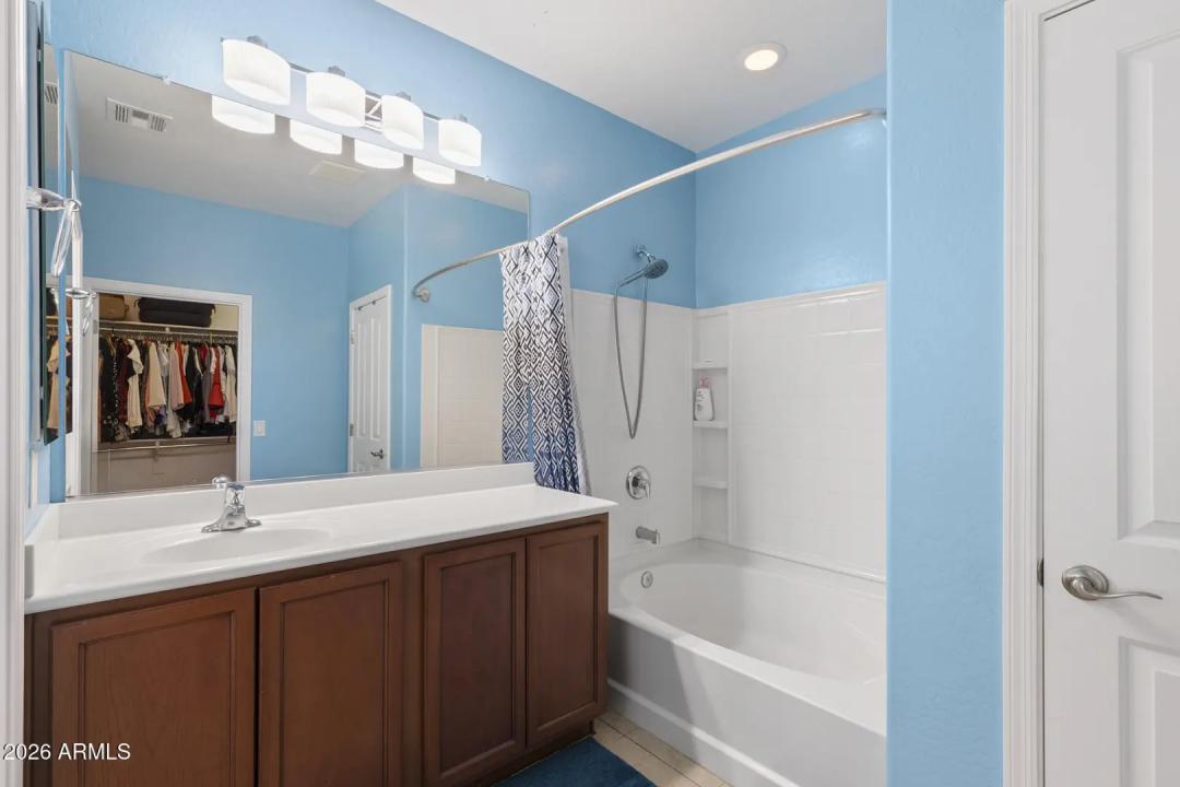 Real Estate Picture 18