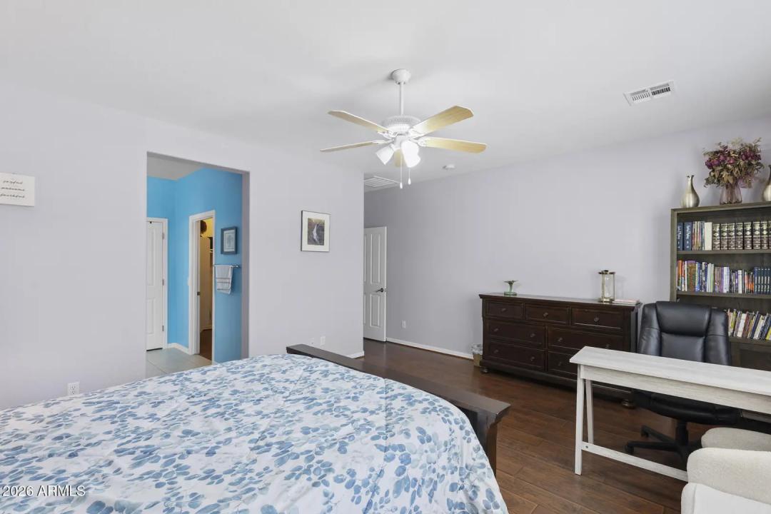 Real Estate Picture 17