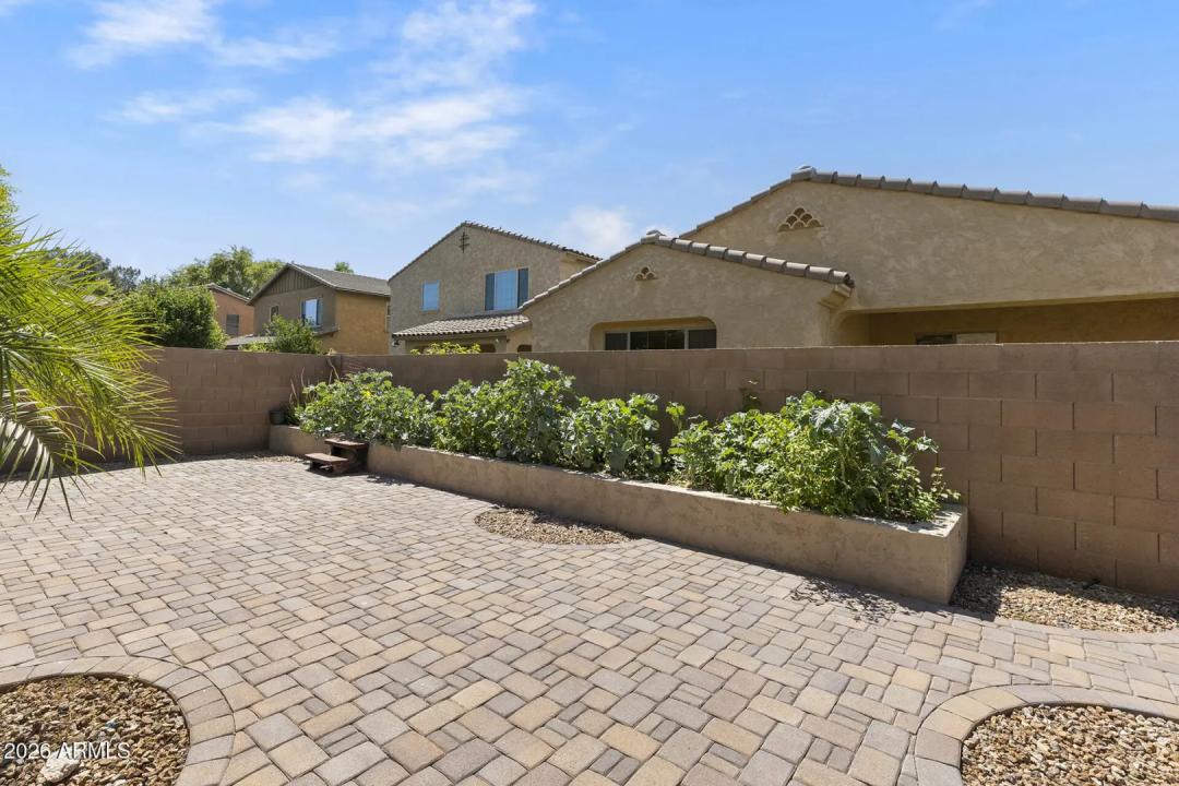 Real Estate Picture 20