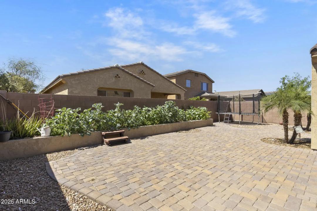 Real Estate Picture 23