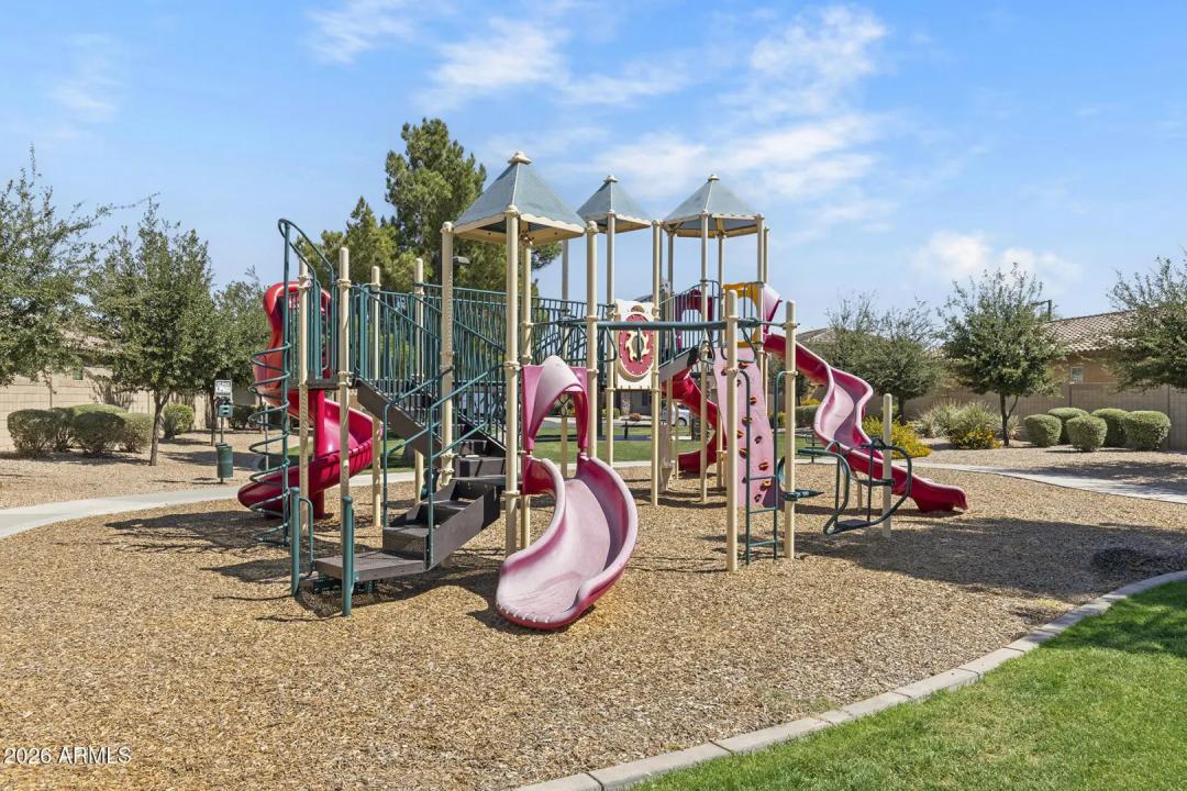 Real Estate Picture 26