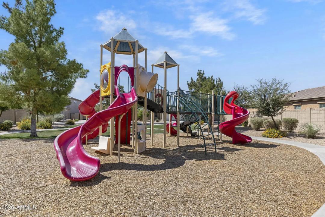 Real Estate Picture 27