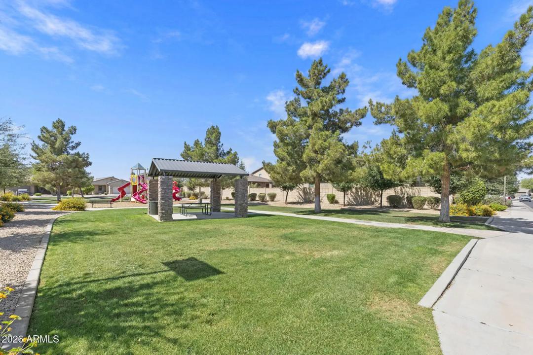 Real Estate Picture 28
