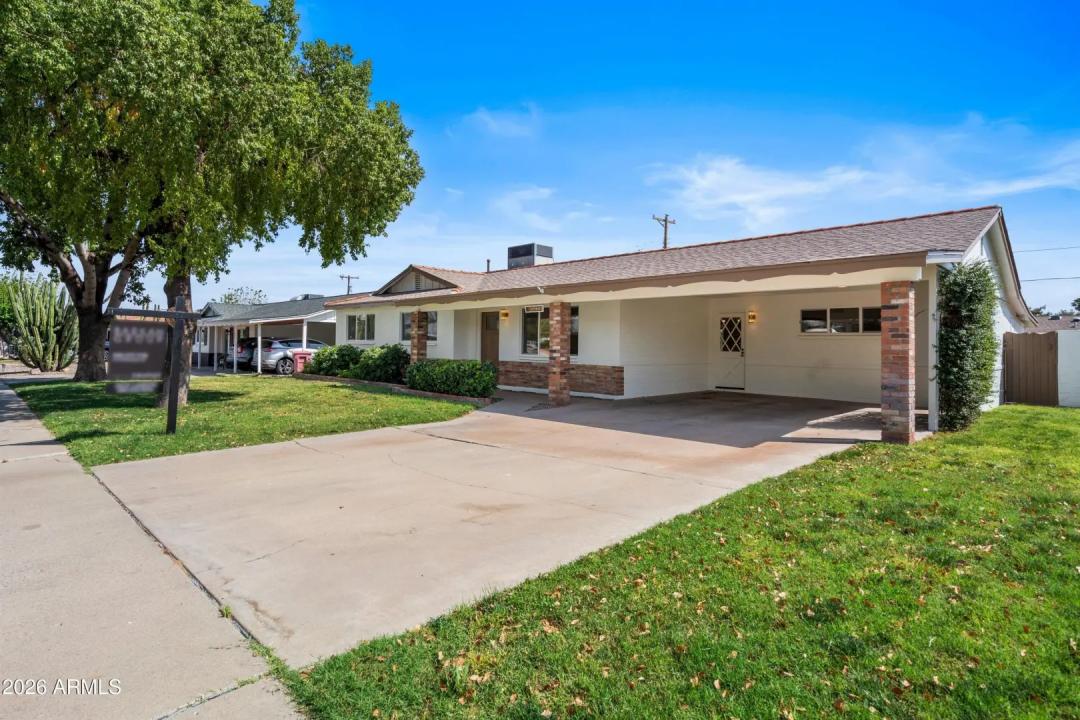 Real Estate Picture 4