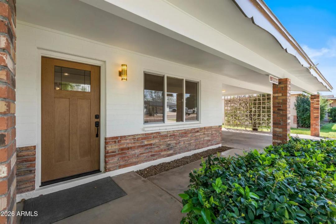 Real Estate Picture 8