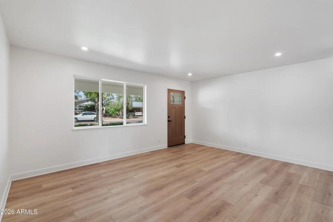 Real Estate Picture 10