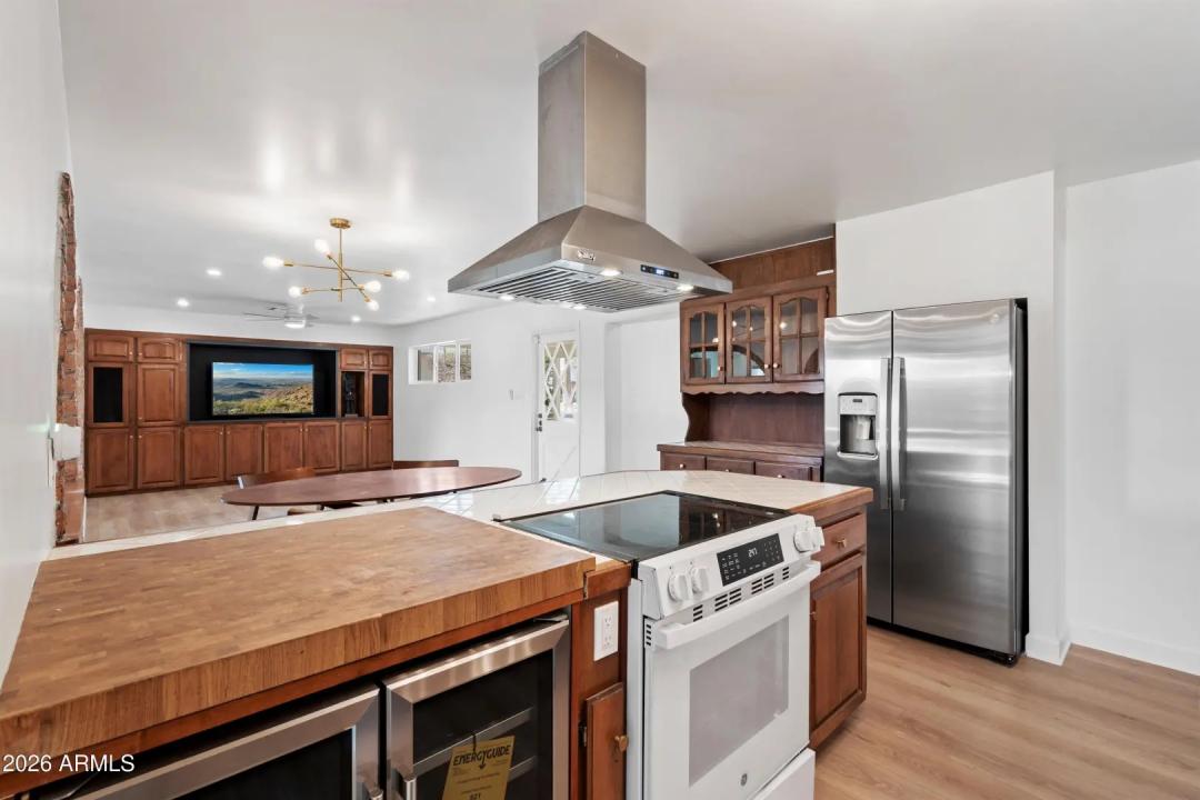 Real Estate Picture 17