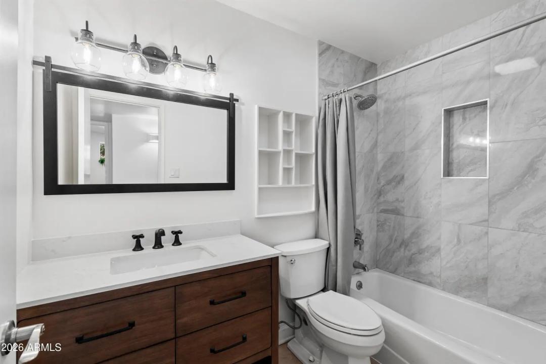 Real Estate Picture 25