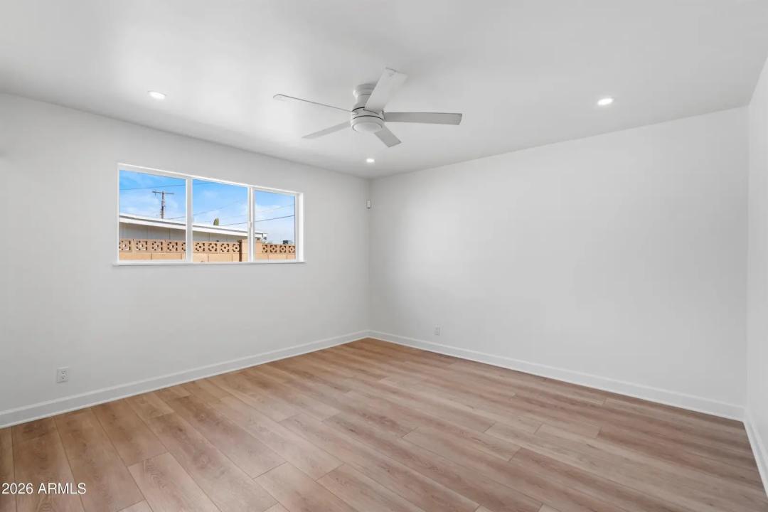 Real Estate Picture 26