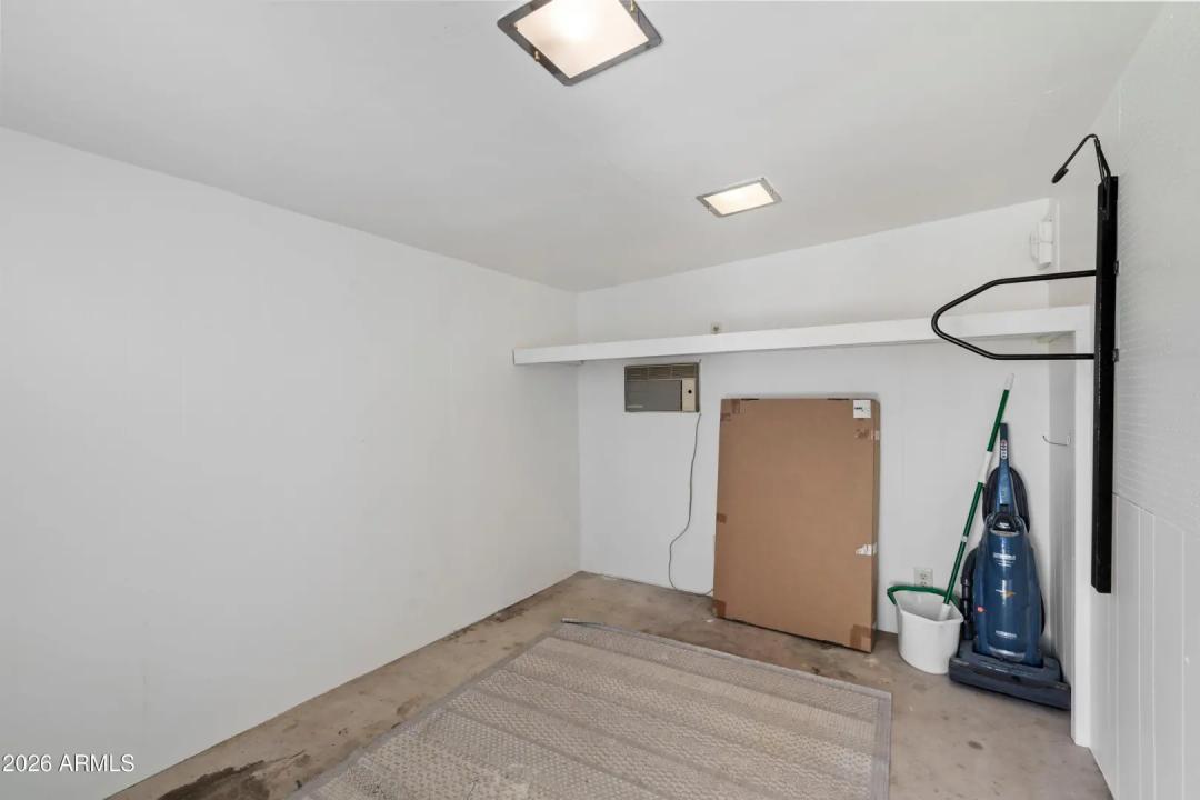 Real Estate Picture 32