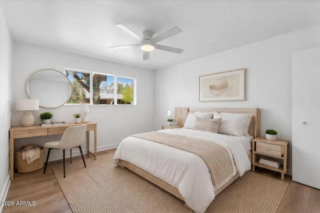 Real Estate Picture 23