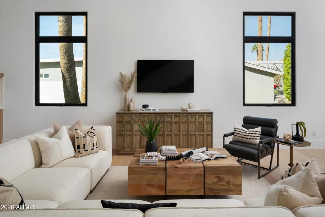 Real Estate Picture 5