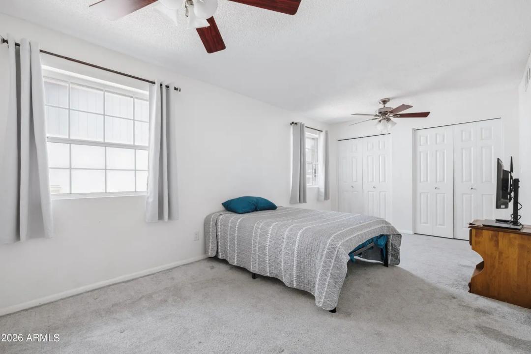 Real Estate Picture 24