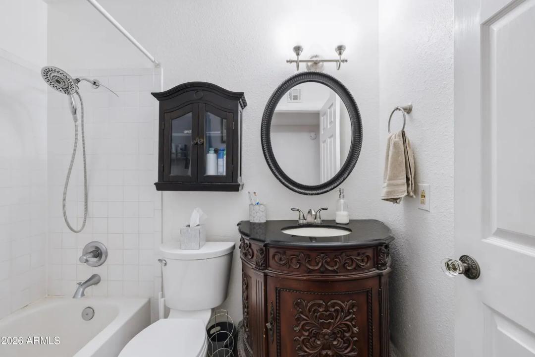 Real Estate Picture 25