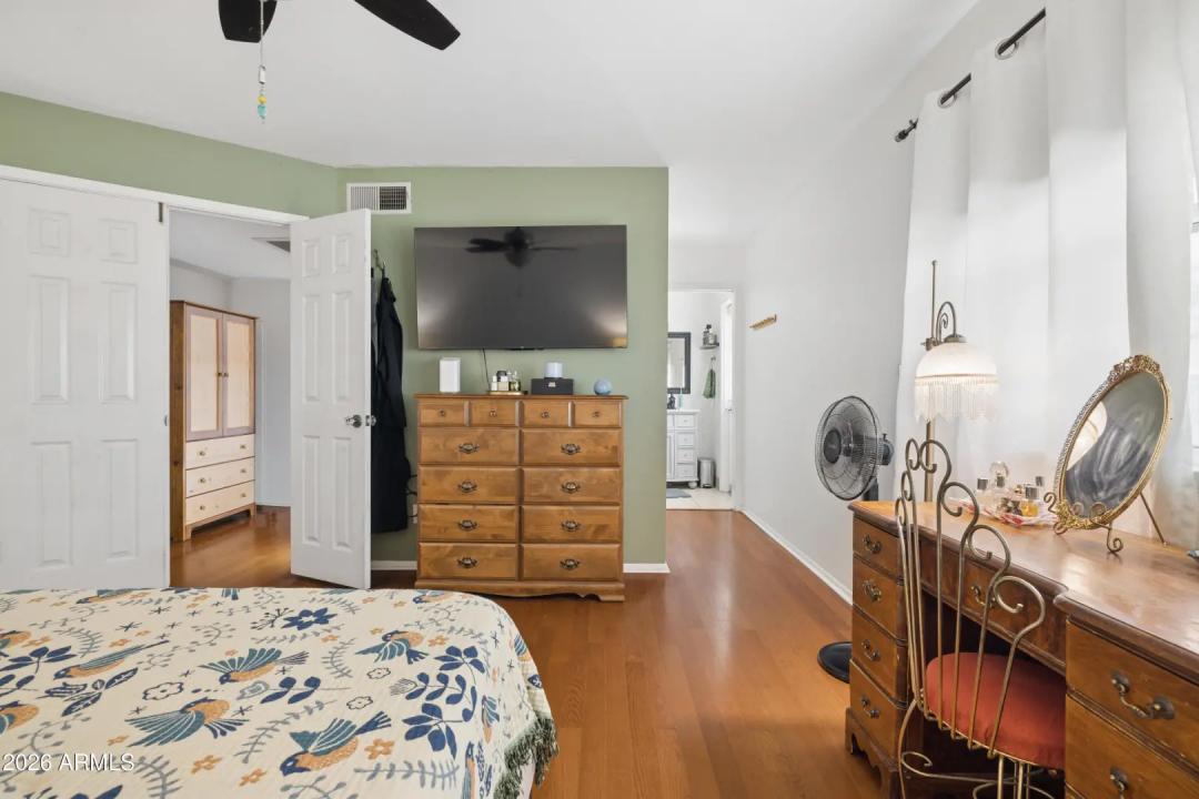 Real Estate Picture 20