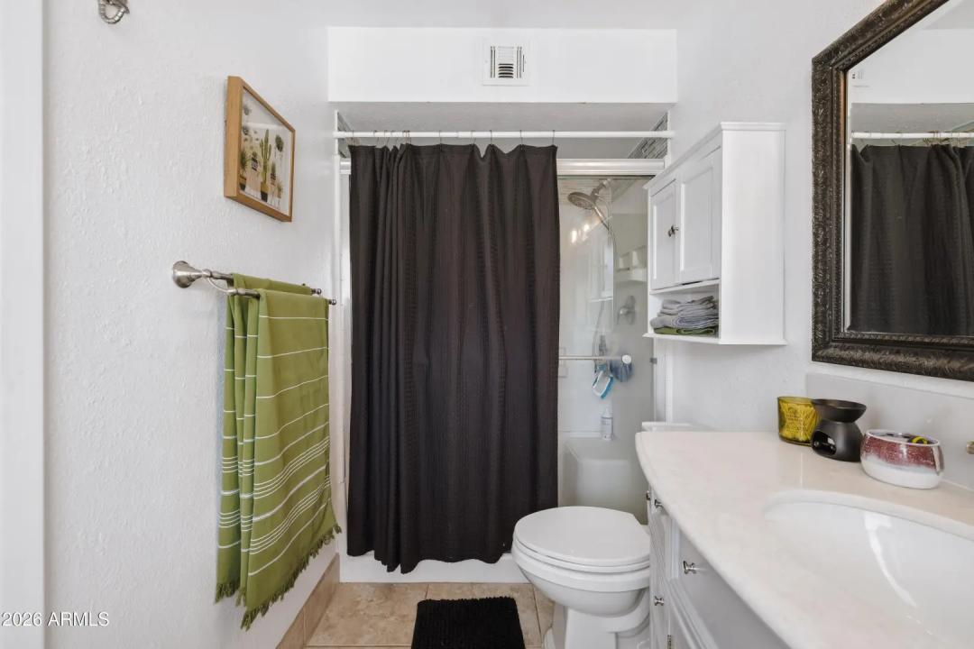 Real Estate Picture 22