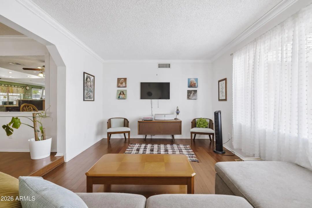 Real Estate Picture 5