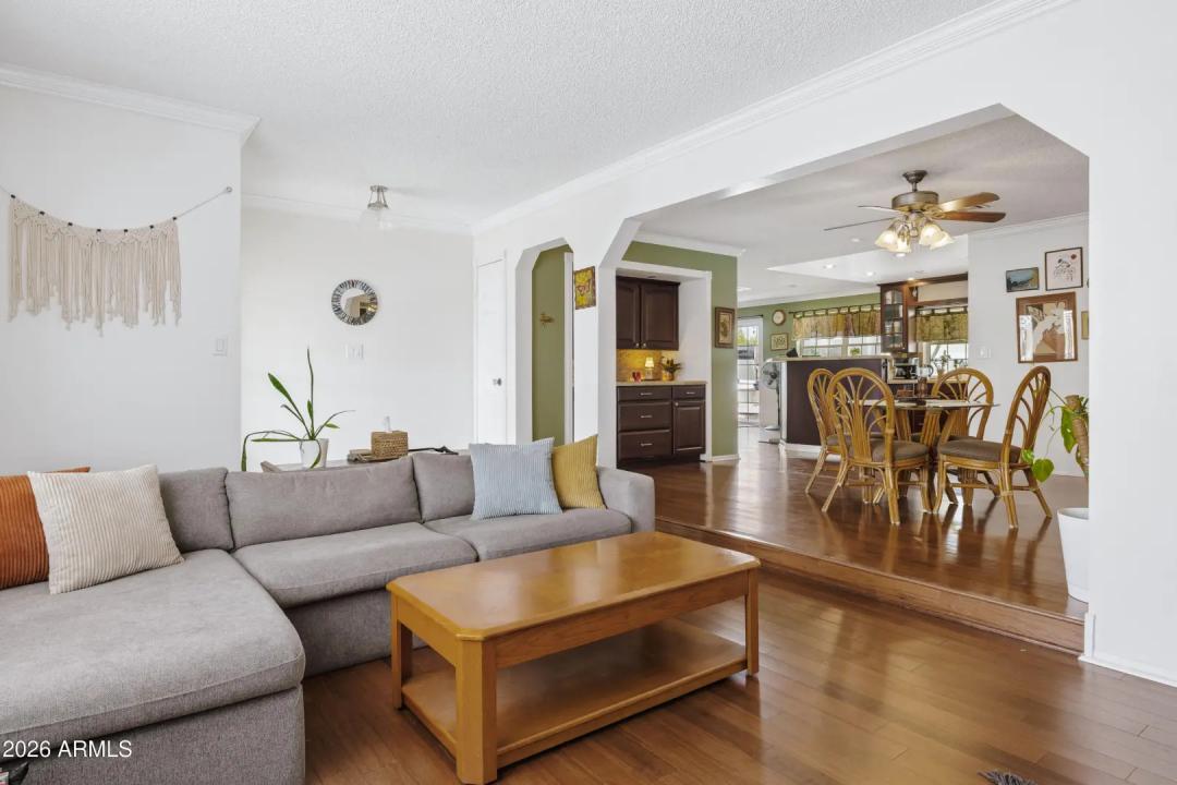 Real Estate Picture 7