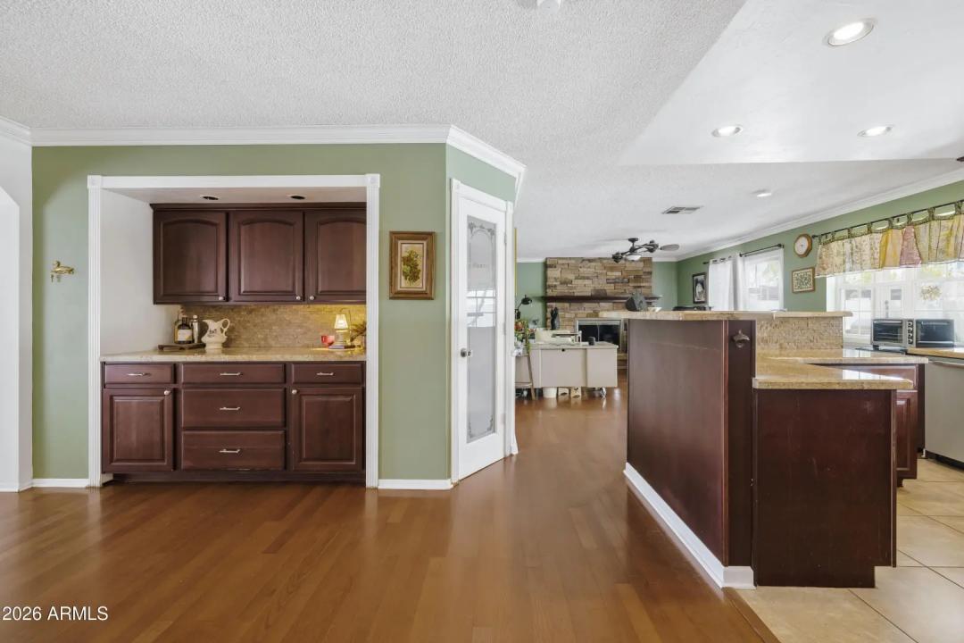 Real Estate Picture 10