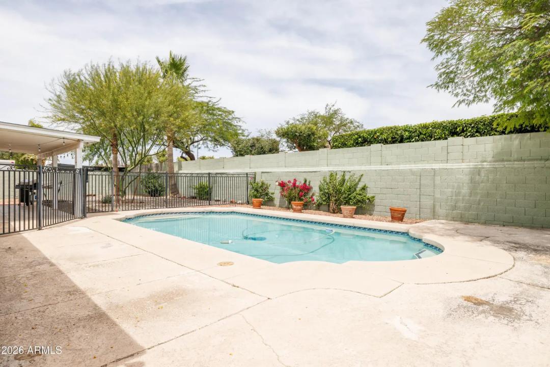 Real Estate Picture 30
