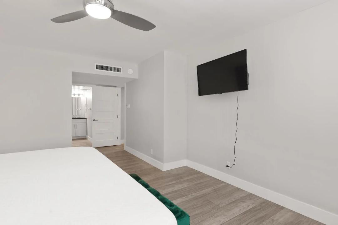 Real Estate Picture 22