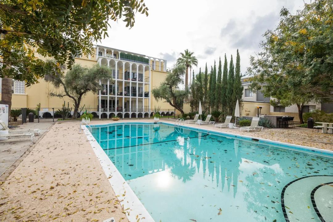 Real Estate Picture 30