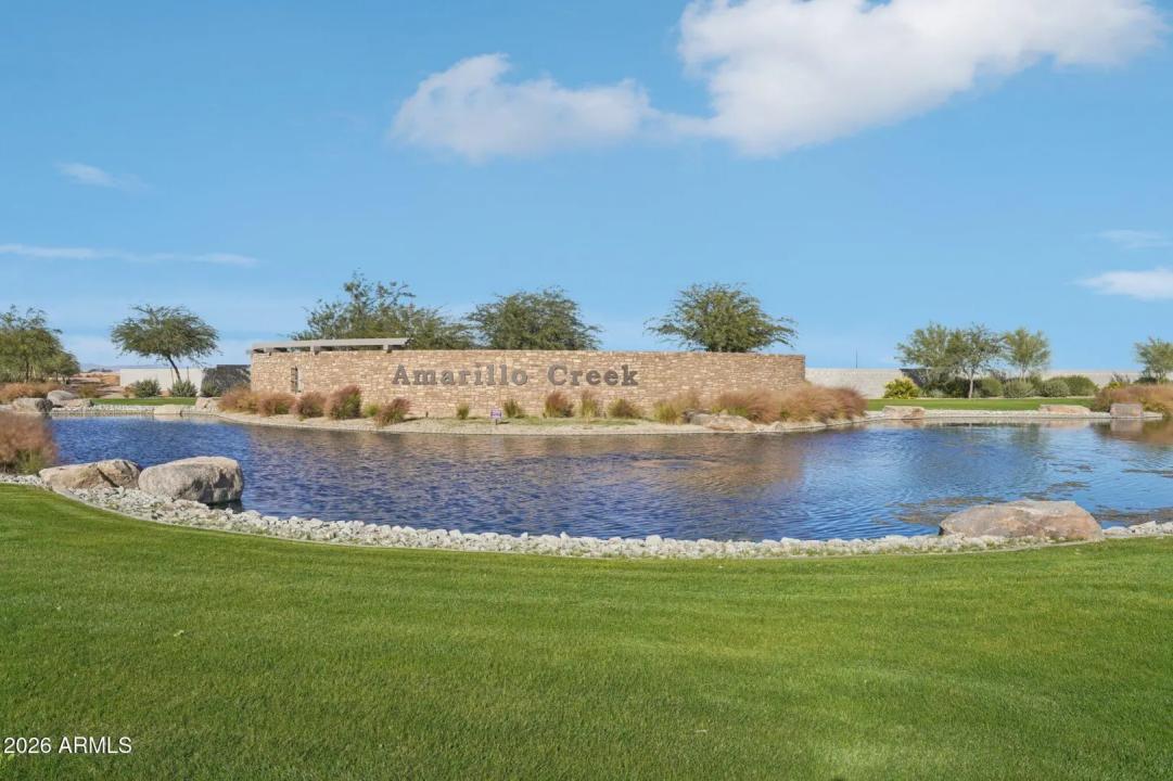 Real Estate Picture 5