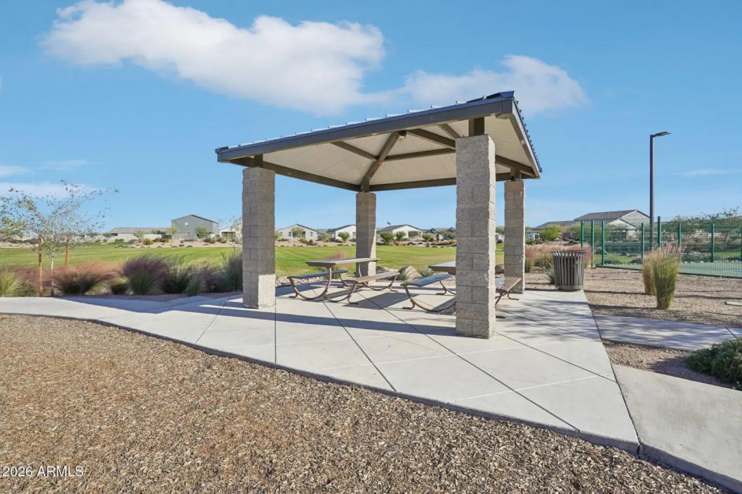 Real Estate Picture 5