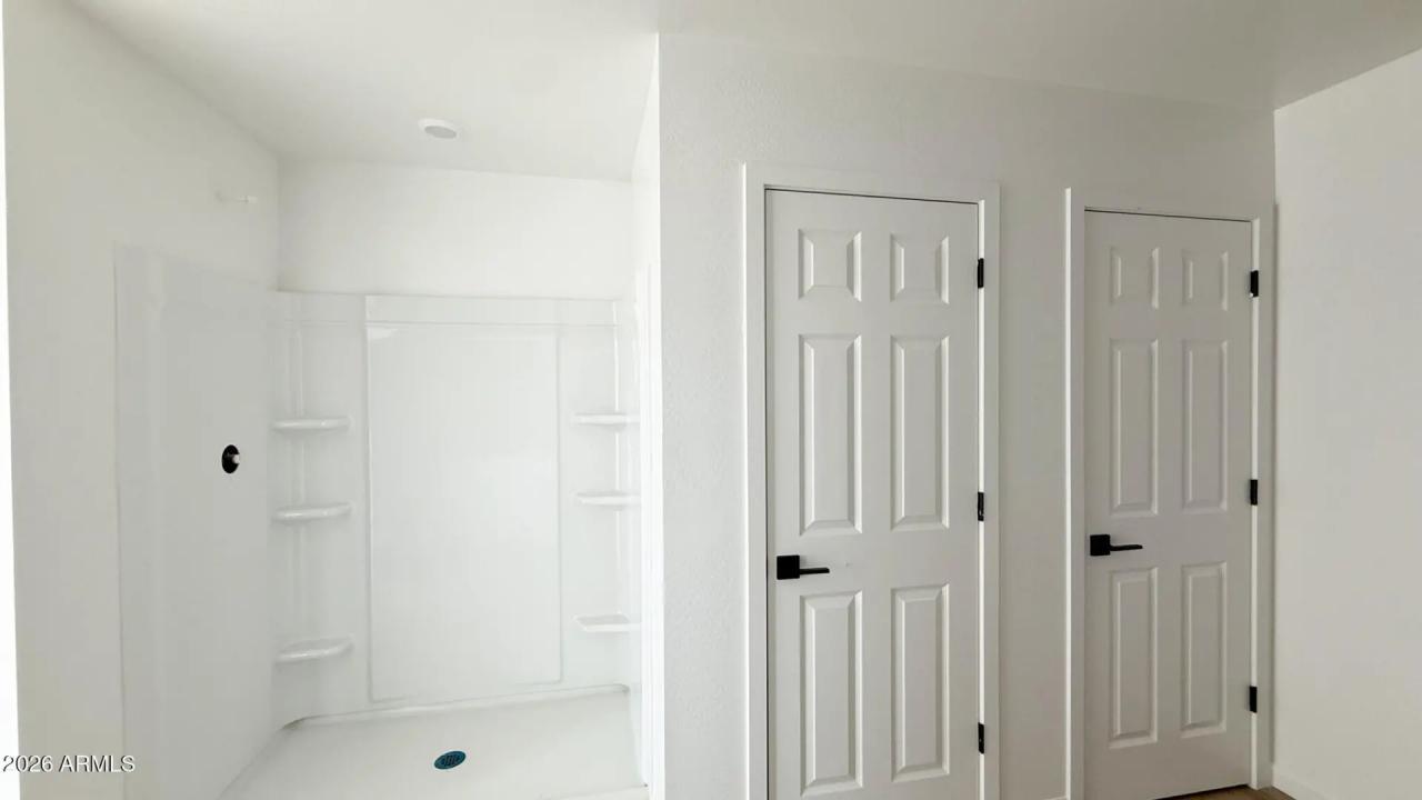 Real Estate Picture 7