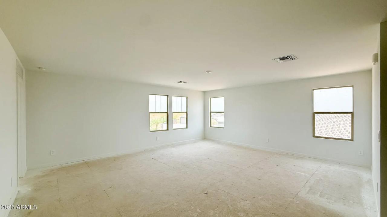 Real Estate Picture 8