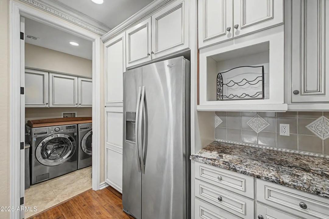 Real Estate Picture 6