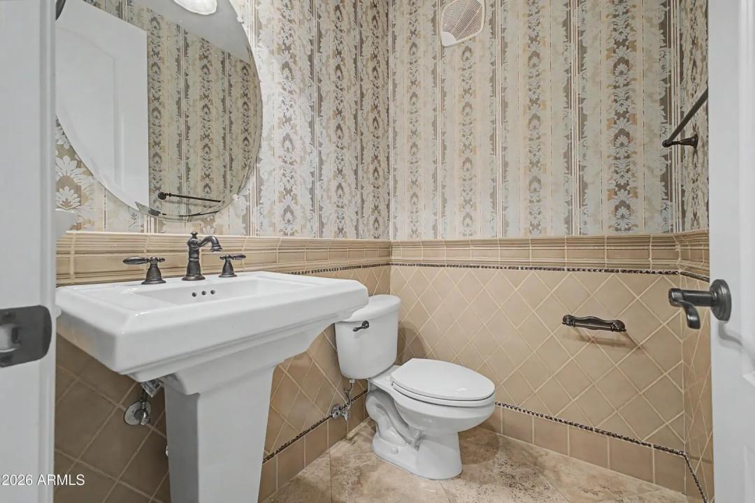 Real Estate Picture 7