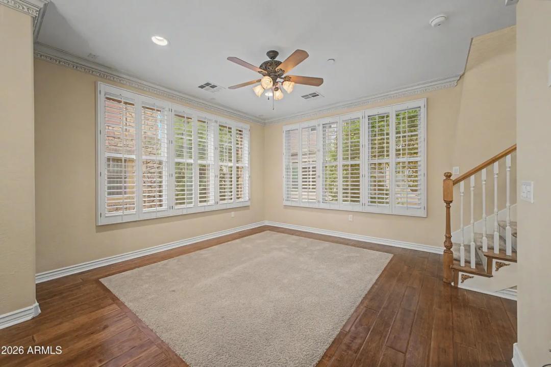 Real Estate Picture 9