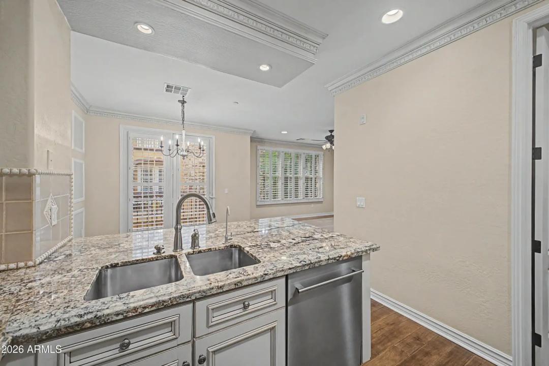 Real Estate Picture 8