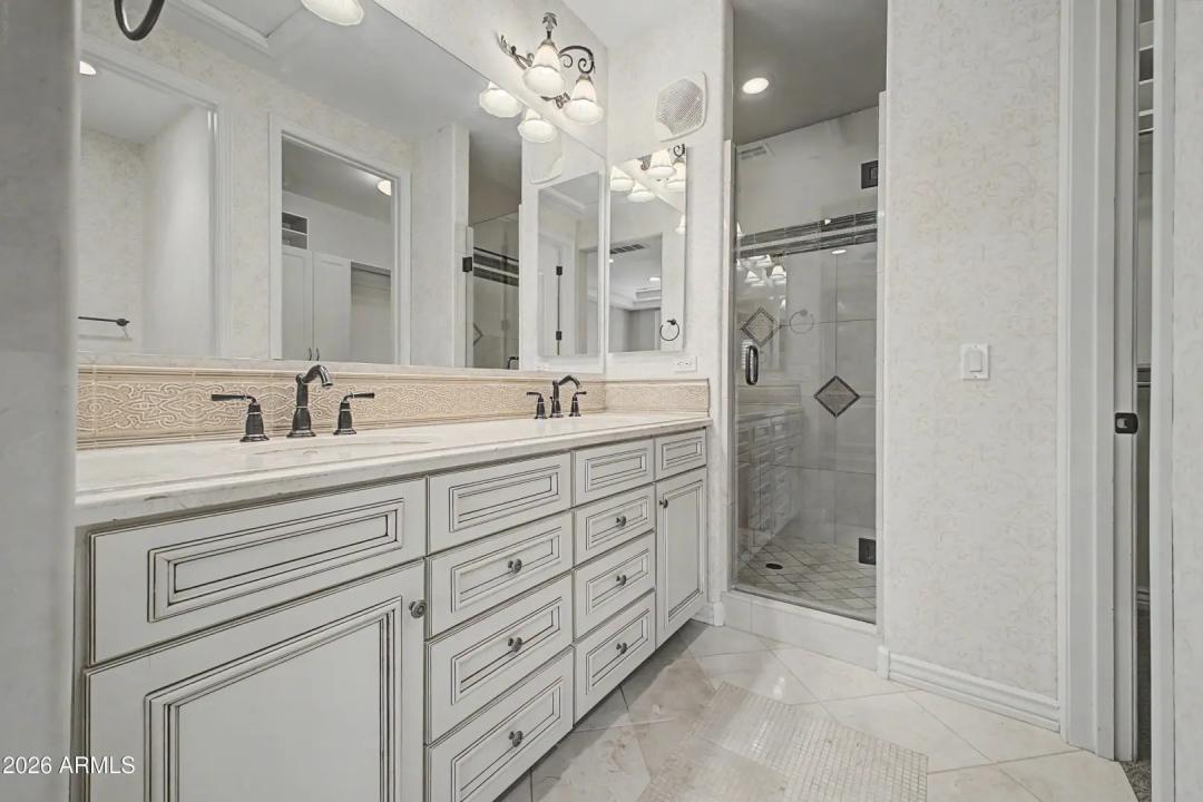 Real Estate Picture 18